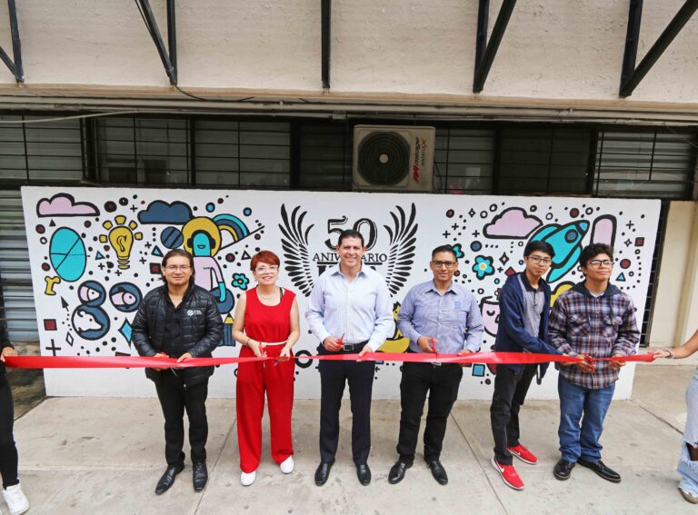 Inaugura rector de la UA de C Laboratorio de Paleontología y Mural del 50 Aniversario en el IDEA Saltillo