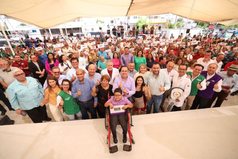 Inicia Manolo entrega de la Tarjeta de la Salud Popular en Coahuila