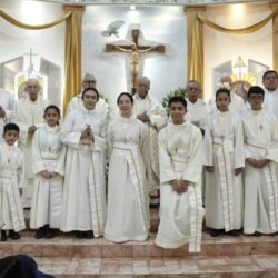 Celebran con misa 72 aniversario de ordenación sacerdotal del Padre Humberto González