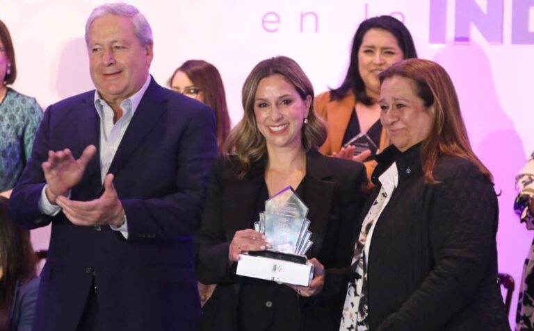 Convoca Municipio al Premio Mujer en la Industria 2024