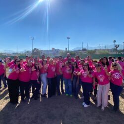 Para Conmemorar el Día Internacional de la Lucha contra el Cáncer de Mama, Universitarios de la UAdeC forman Gigantesco Lazo Rosa2