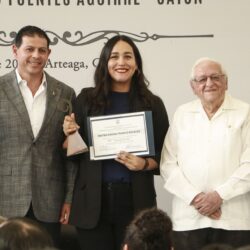 Reconoce UAdeC labor de periodistas con5