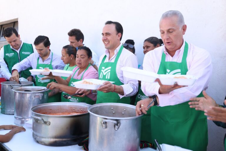 Preside Manolo reunión del Consede en La Laguna y comparte la tradicional reliquia en Torreón