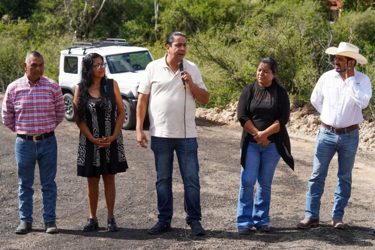 Chema Morales sigue cumpliendo compromisos con la gente del campo ramosarizpense