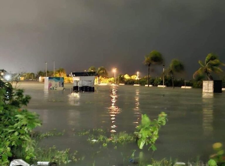 Deja ‘Milton’ inundaciones y fallas en energía en Yucatán