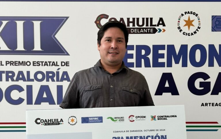 Docente de la UA de C ganó mención honorifica en el XII Premio Estatal de Contraloría Social 2024