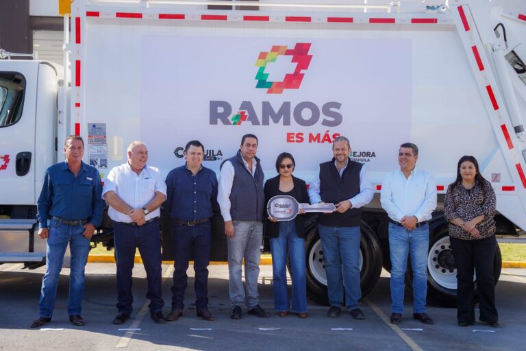 Entrega Chema Morales más camiones para la recolección de basura en Ramos Arizpe