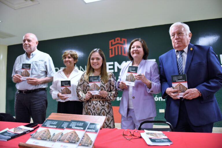 Presentan libro “Todo lo que debes de saber de Torreón”