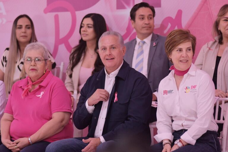 Preside Román Cepeda la tercera edición “DIF Rosa: Apostemos por la Prevención”