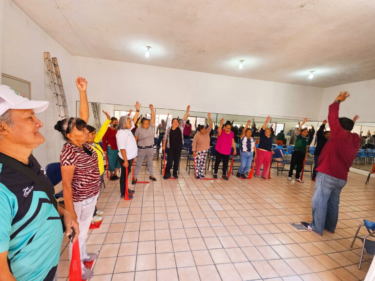 Promueve UA de C la activación física en adultos mayores con curso-taller en el Centro Polivalente