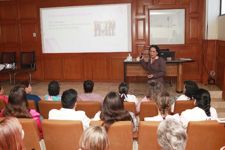 Realiza Hospital Universitario de Saltillo “La Jornada de Autoexploración” por el Día Mundial de la Lucha contra el Cáncer de Mama