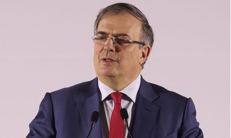 Fallo final del panel de maíz será en diciembre.- Ebrard