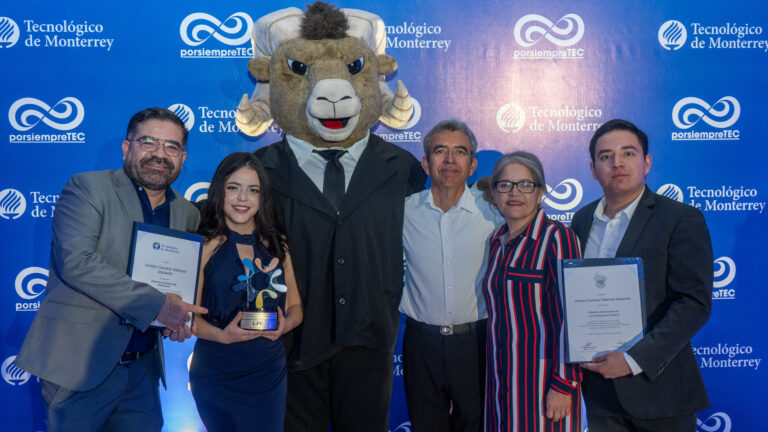 Por Siempre Tec: celebran firma de títulos profesionales en el Tec de Monterrey Campus Saltillo