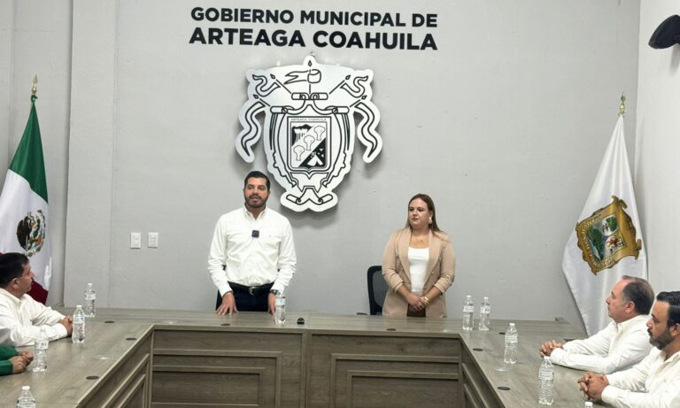 Comienza en Arteaga proceso de entrega-recepción de Gobierno Municipal 