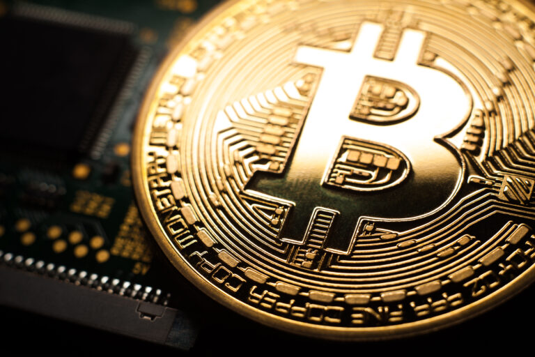 El bitcoin rompe 3 veces en un día su valor máximo