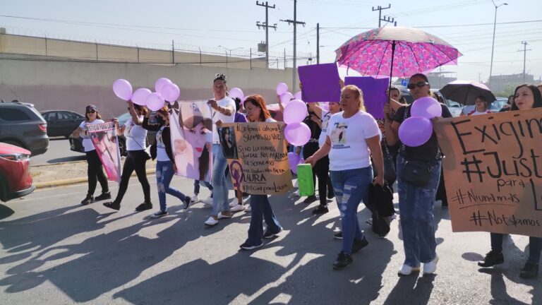 Exigen justicia familiares de Laura Judith con manifestación frente al Centro de Justicia Penal de Saltillo