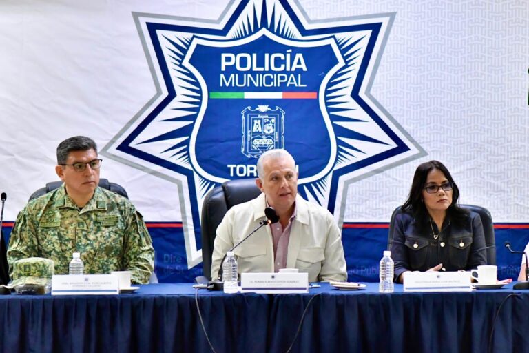 Instruye Román Cepeda a reforzar campañas preventivas y operativos de seguridad en Torreón por el cierre de año