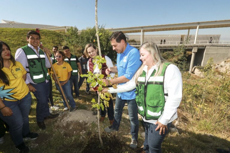 Realizan en la UA de C la Jornada de Reforestación “Universidad Verde” por el 67 aniversario