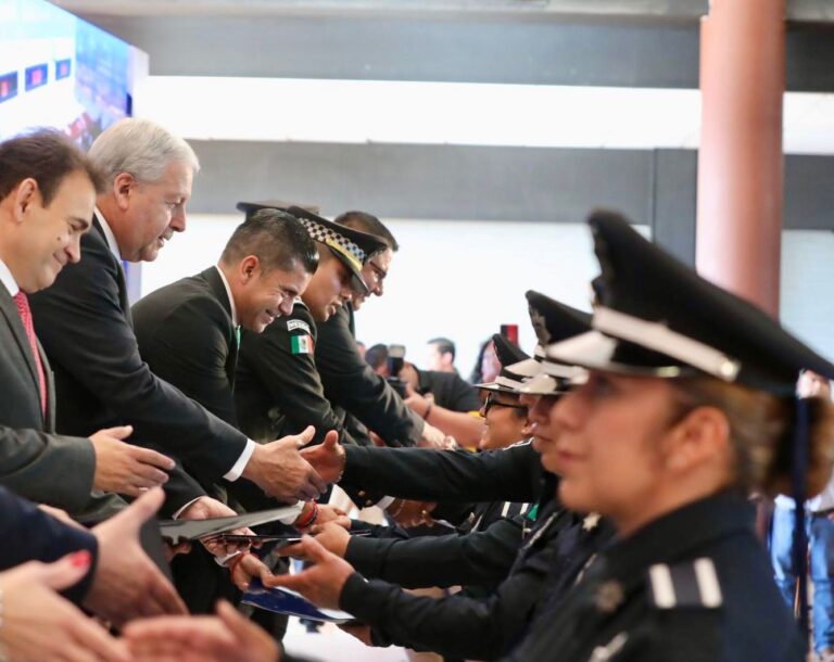 Se gradúa la séptima generación de cadetes en la administración de Chema Fraustro