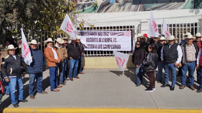 Adeuda Gobierno Federal 25 millones de pesos a campesinos de Coahuila
