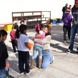 Alumnos de UTC alegraron la Navidad de niñas y niños en jardín de niños de Saltillo 2