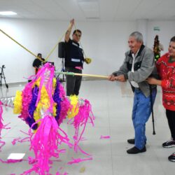 DIF Torreón promueve el espíritu navideño en niños y adultos mayores