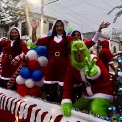 Disfrutan cientos de familias caravana navideña de la Comisaria de Seguridad17