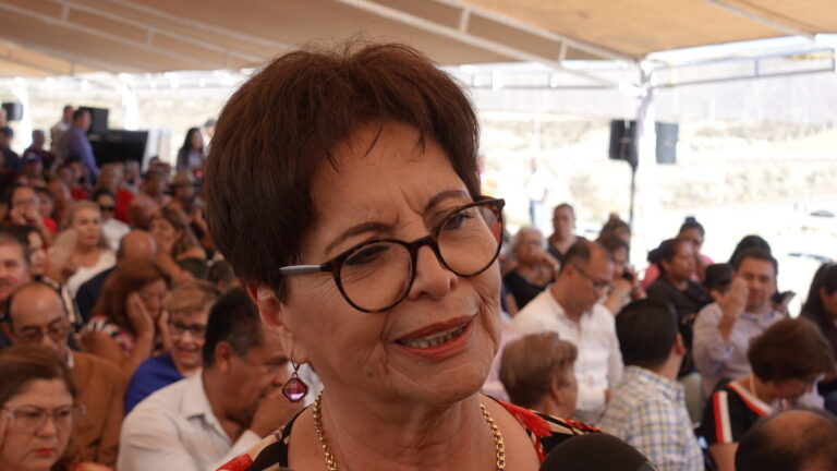 Llaman a alcaldes a donar terrenos para escuelas