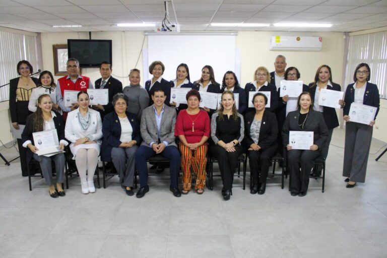 Certifica el Consejo Mexicano Evaluador de Enfermería a docentes de la Facultad de Enfermería de la UA de C Unidad Laguna