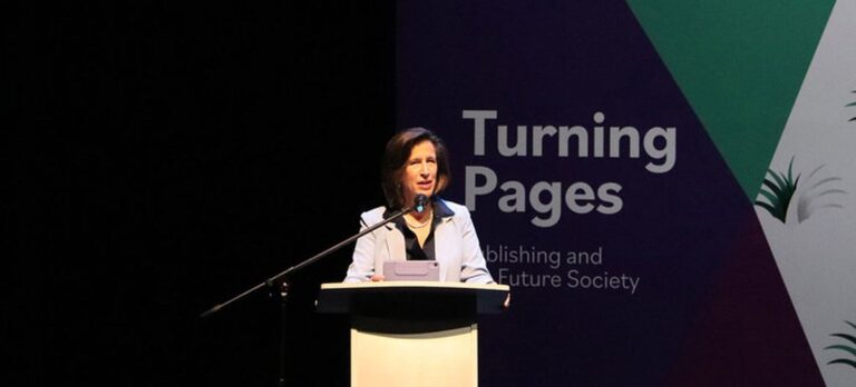 El libro es el antídoto para el “brain rot”: Melissa Fleming