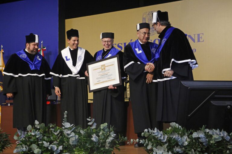 Otorga UA de C el grado de “Doctor Honoris Causa” a José Narro Robles y a José Fuentes García