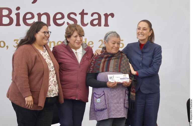 Arranca Sheinbaum entrega de tarjetas de Bienestar a mujeres