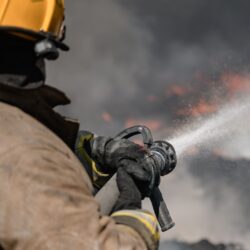 Atienden Bomberos de Saltillo incendio en recicladora8