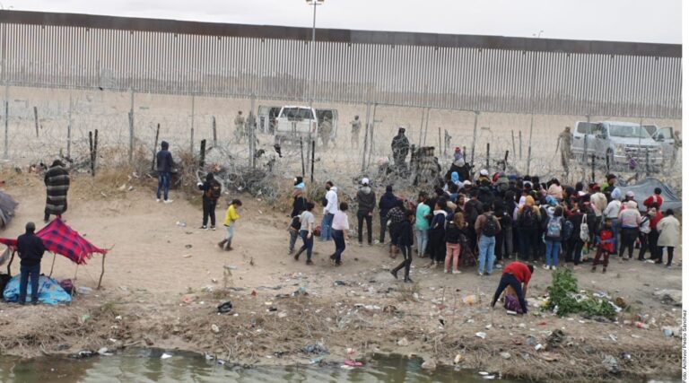 Disparan tarifas ‘coyotes’ en Tijuana