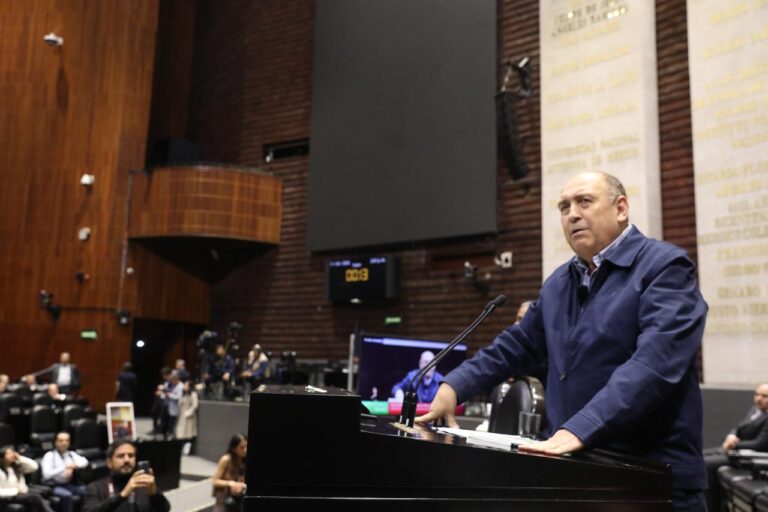 Impulsa Rubén Moreira eliminar comisiones bancarias para adultos mayores de 65 años