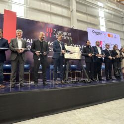 Manolo Jiménez y Tomás Gutiérrez Inauguran empresa Ziemann Holvrieka en Ramos Arizpe 12