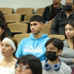 Presentan a más estudiantes 5