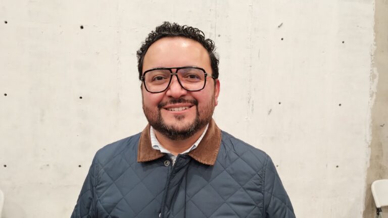 Reportan afluencia récord de coahuilenses para realizar trámite de replaqueo: suman 100 mil en sólo 10 días