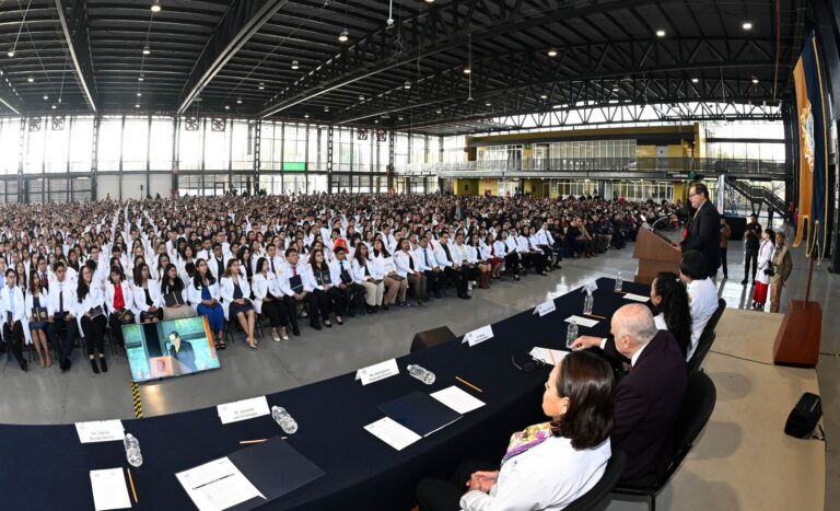 Urge fortificar el sistema de salud para garantizar atención equitativa: Rector Lomelí