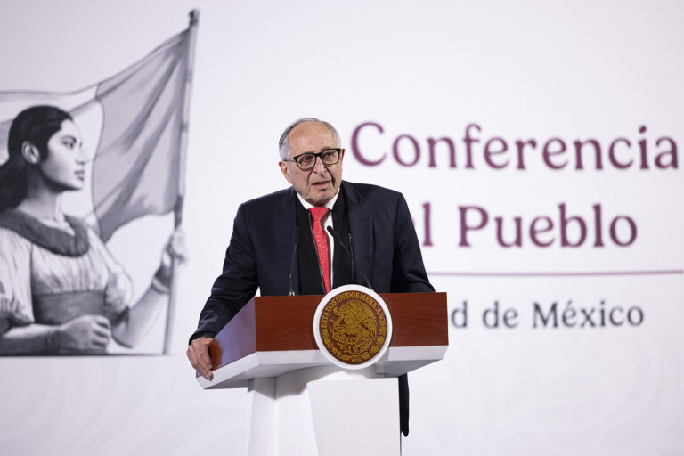 Adjudica Secretaría de Salud 73% de la compra de medicamentos