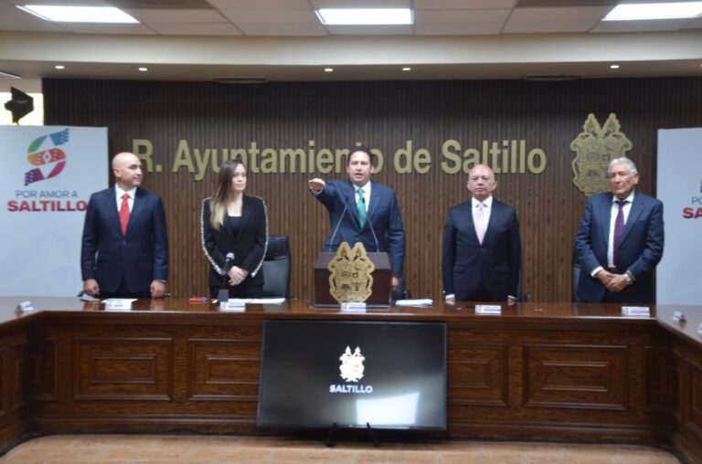 Contienda electoral quedó atrás, ahora el compromiso es servir a los saltillenses; dice Javier Díaz al Cabildo