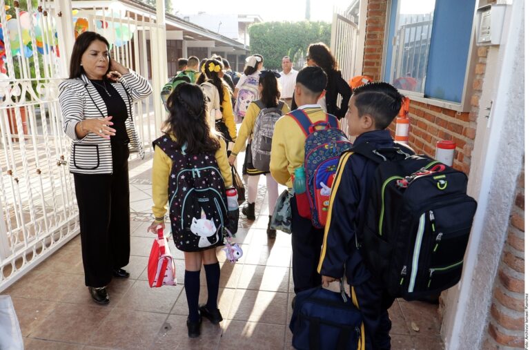 Escuelas, listas para recibir a niños deportados.- SEP