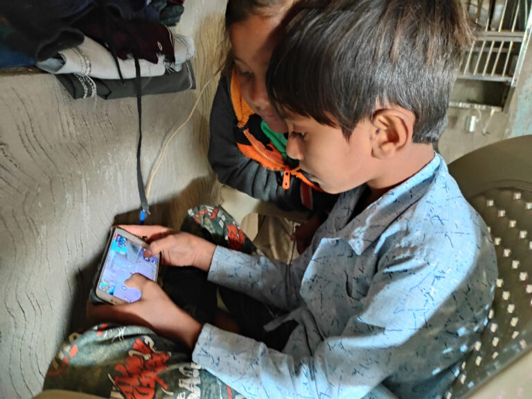 Evita riesgos de niñas, niños y adolescentes en internet