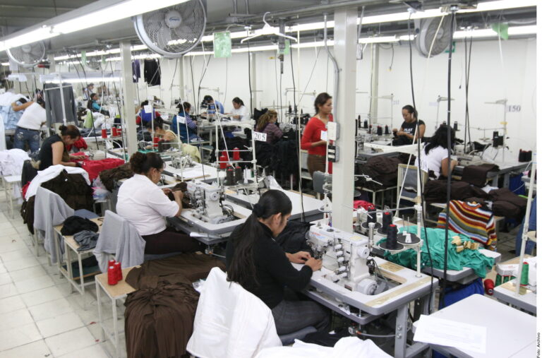 Textileros mexicanos y estadounidenses aplauden el nuevo arancel mexicano impuesto a plataformas chinas