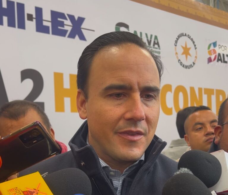 Todo listo para iniciar obras de ampliación de la carretera a Derramadero: Manolo