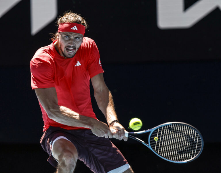 Va Sinner contra Zverev por el título en Australia