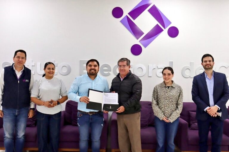 Entregan tres poderes listados de candidaturas judiciales