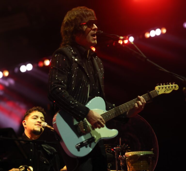 Siddhartha se presentó exitosamente en Saltillo con su tour “Miel de Azar”