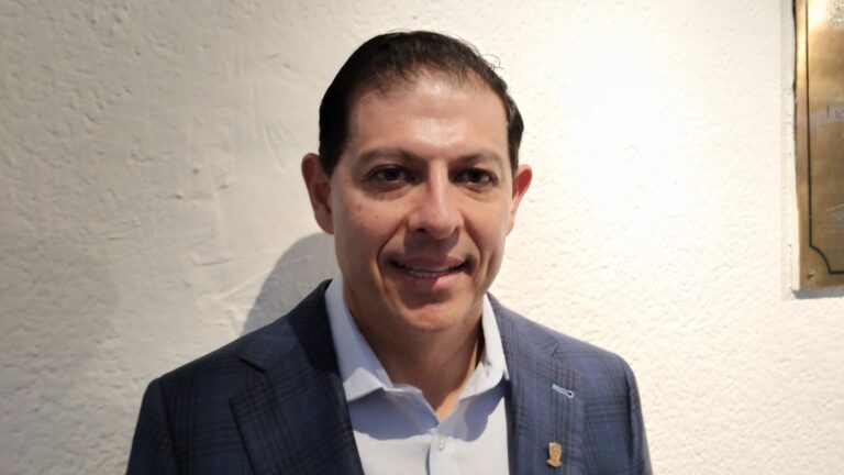 Asegura rector que pase automático a licenciaturas de la UA de C evitará fuga de talentos