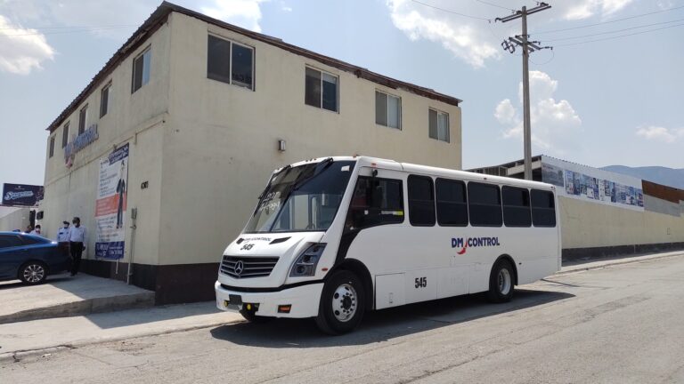 Aseguran en Saltillo transporte de personal pirata y/o sin seguro